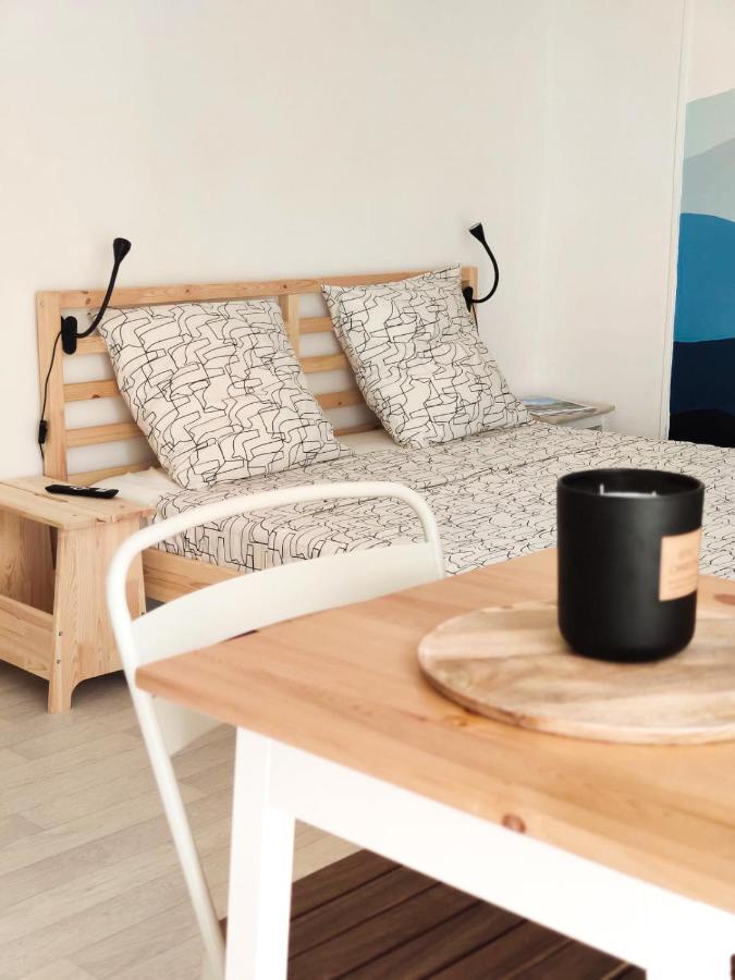 Grand Studio & Terrasse Privee Hyeres Bagian luar foto